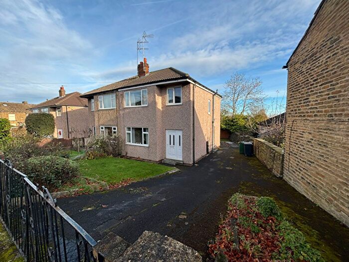 3 Bedroom Semi Detached House For Sale In Brecks Road, Clayton, Bradford, BD14
