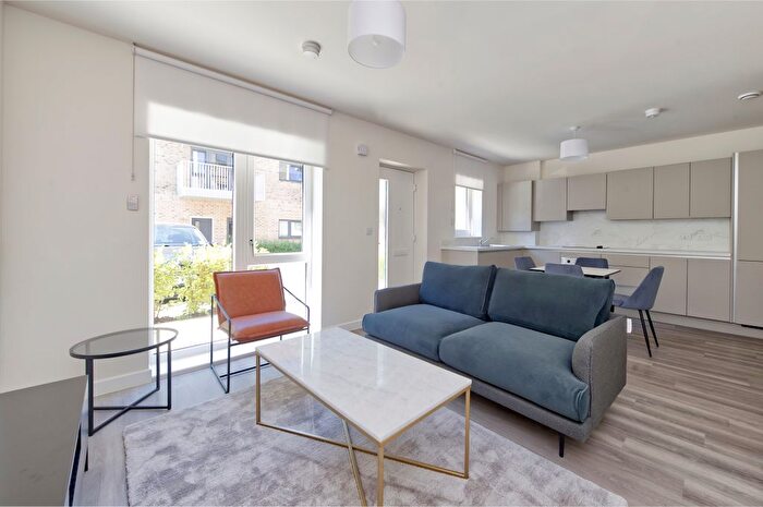 2 Bedroom Flat To Rent In Iris House, Plum Mews, Tooting, London, SW17