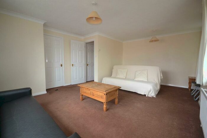 1 Bedroom Apartment To Rent In Vanbrugh Court, De Beauvoir Road, Reading, Berkshire, RG1