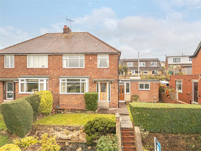 3 Bedroom Semi-detached House For Sale In Combs Road, Thornhill, Dewsbury, WF12