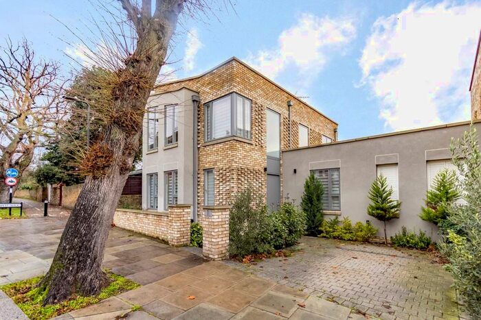 3 Bedroom Property To Rent In Hillcroft Crescent, London, W5