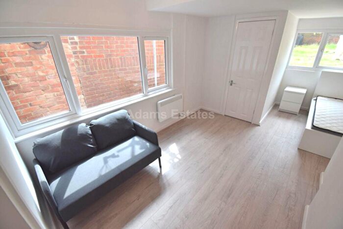1 Bedroom Flat To Rent In Oxford Road, Reading, RG31