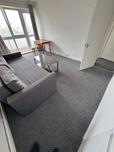 2 Bedroom Flat To Rent In Loughborough Estate, London, SW9