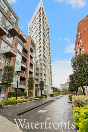 3 Bedroom Flat To Rent In Park Street, London, SW6