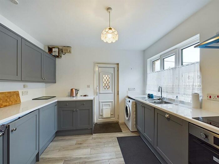 2 Bedroom Bungalow For Sale In Horsebrook Park, Calne, SN11