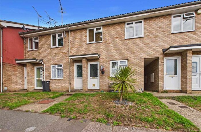 2 Bedroom Maisonette For Sale In Westminster Close, East Ipswich, IP4