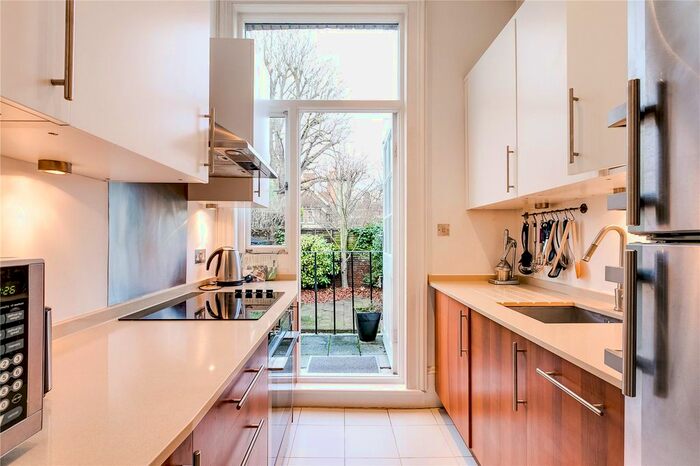 1 Bedroom Flat To Rent In Park Road, Twickenham, London, TW1