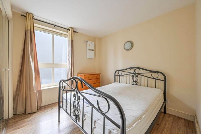 1 Bedroom Flat To Rent In Commercial Road, Aldgate, London, E1