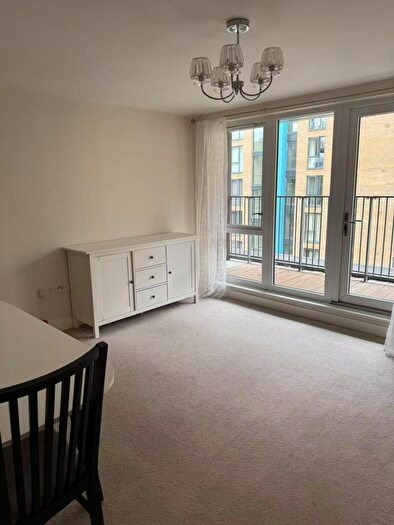 2 Bedroom Flat To Rent In Hitherwood Court, Colindale, London, NW9