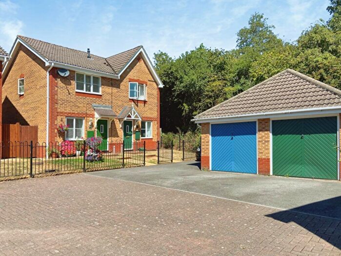 2 Bedroom Semi-Detached House For Sale In Westons Brake, Emersons Green, Bristol, BS16