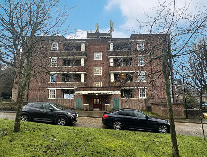3 Bedroom Flat For Sale In Flat Alexander House, Hillcrest, Highgate, London, N6