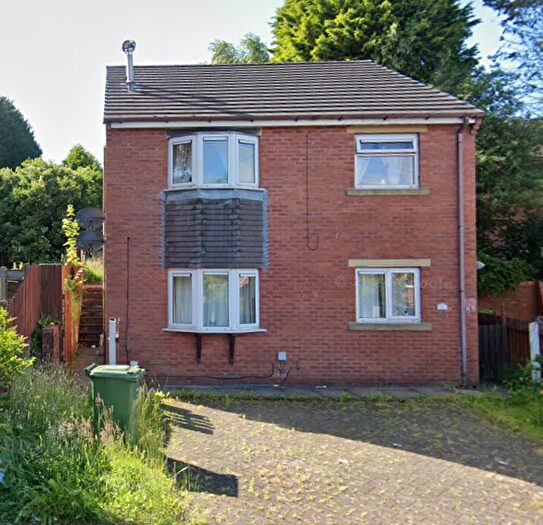 2 Bedroom Flat To Rent In Queen Street, M26