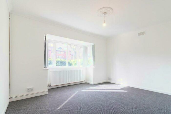 2 Bedroom Flat To Rent In Earlsdon Avenue South, Earlsodn, Coventry, CV5