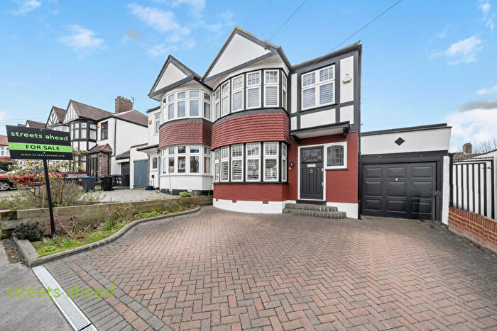 3 Bedroom Semi Detached House For Sale In Sundial Avenue, London, SE25