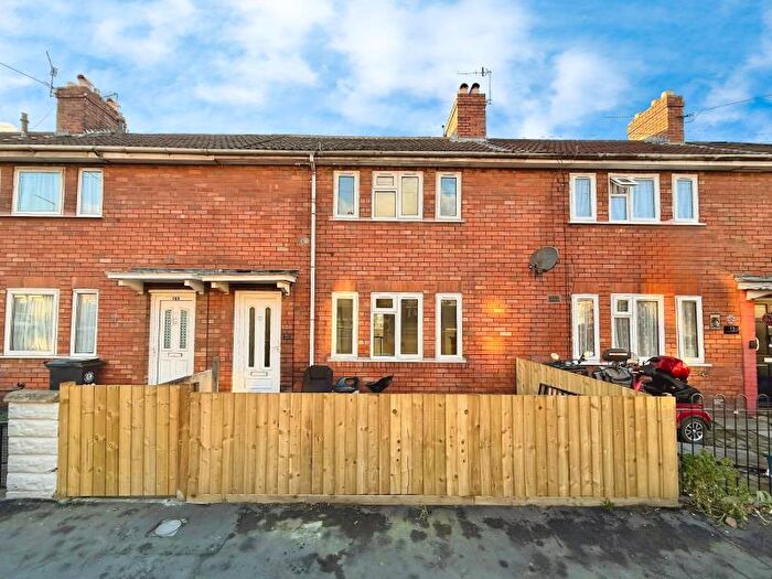 3 Bedroom Terraced House To Rent In Luckwell Road - Bedminster, BS3