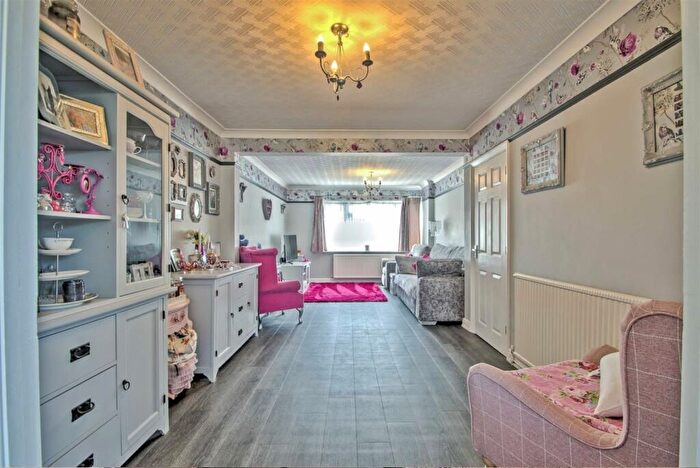 3 Bedroom Terraced House To Rent In Lansbury Drive, Hayes, UB4