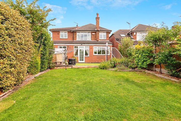 4 Bedroom Detached House For Sale In Halberton Drive, West Bridgford, Nottinghamshire, NG2