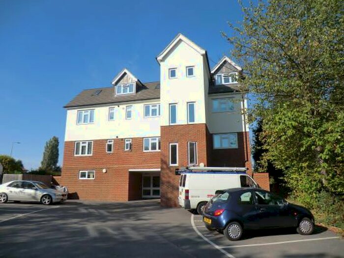 1 Bedroom Flat To Rent In Cedar Court, St Albans, AL4