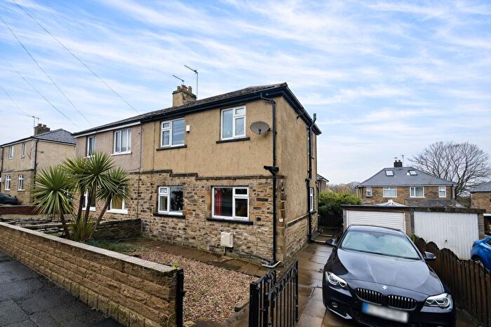 3 Bedroom Semi Detached House For Sale In Elm Road, Wrose, Shipley, BD18