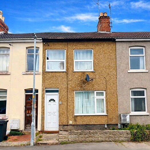 3 Bedroom Terraced House For Sale In Clifton Street, Swindon, SN1