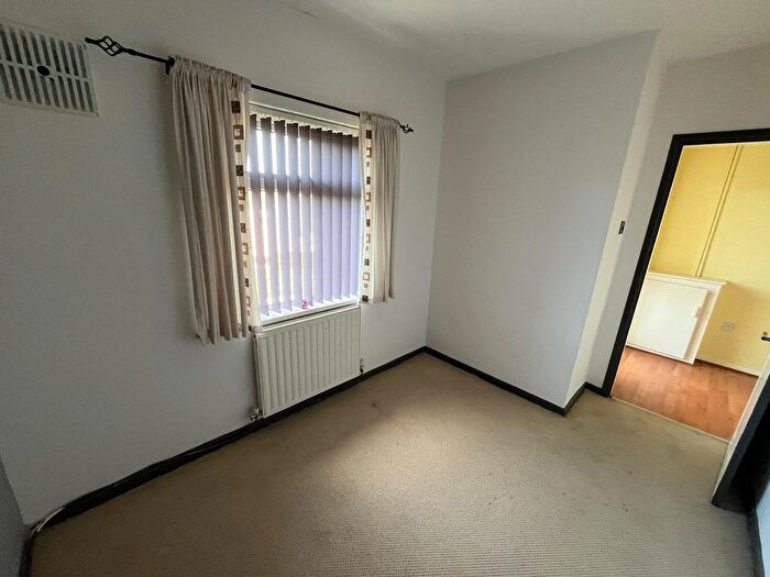 2 Bedroom Flat For Sale In Everest Avenue, Wrose, Shipley, BD18