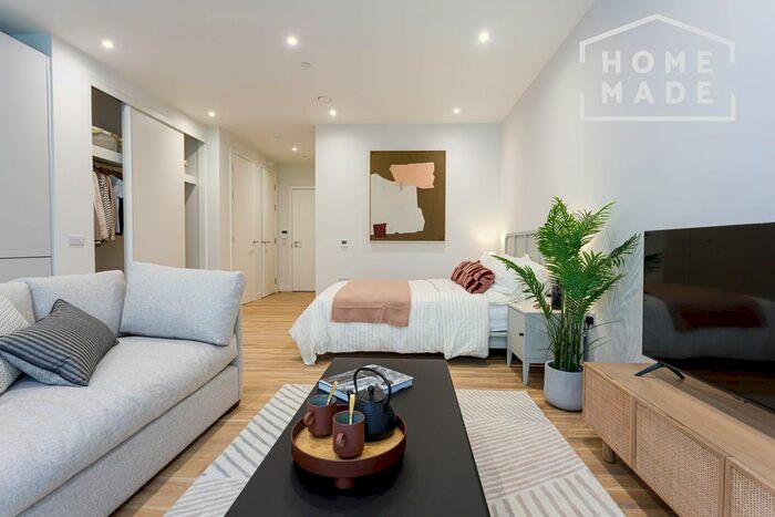 Studio To Rent In Greenford Quay, Greenford, UB6