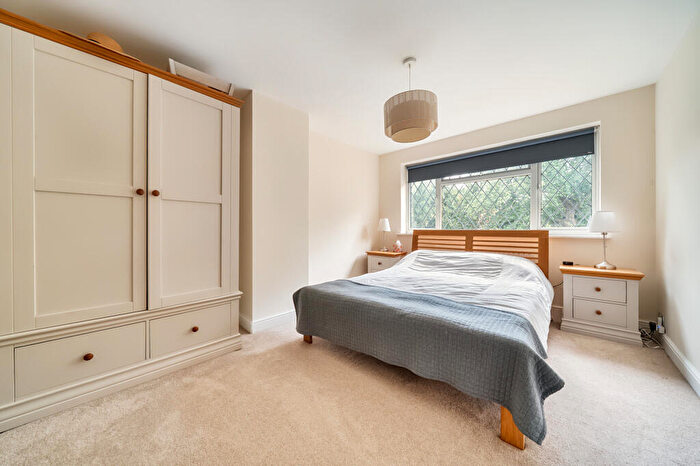 3 Bedroom End Of Terrace House For Sale In Bailey Close, Windsor, SL4