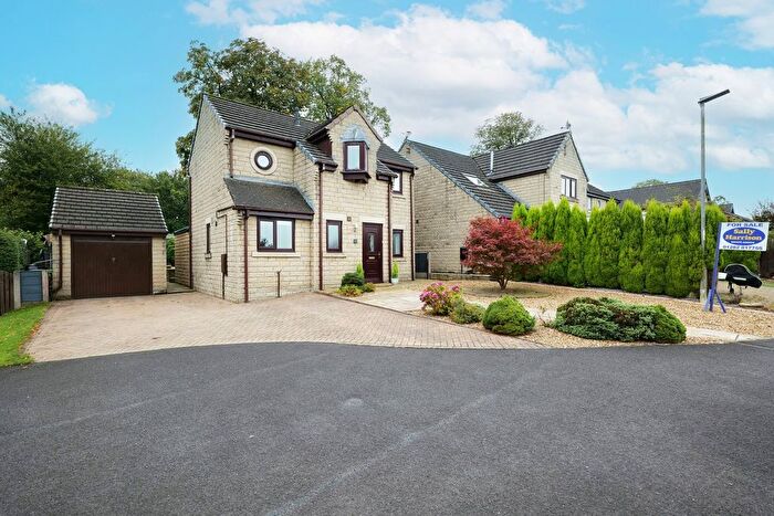 3 Bedroom Detached House For Sale In Banks Bridge Close, Barnoldswick, BB18