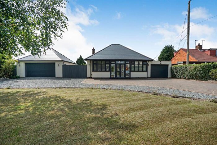 4 Bedroom Detached Bungalow For Sale In Desford Road, Newbold Verdon, Leicestershire, LE9