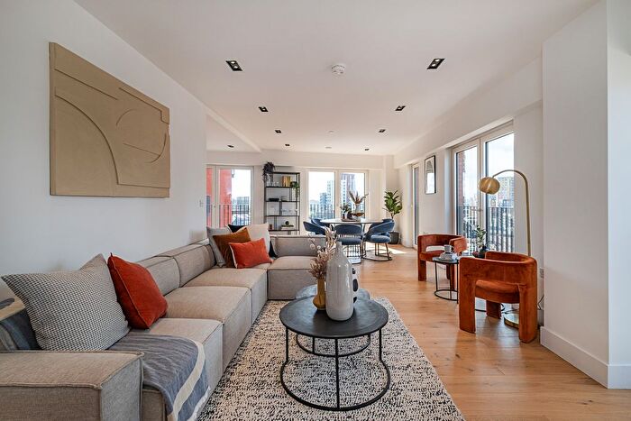 2 Bedroom Flat For Sale In Keybridge, Exchange Gardens, London, SW8