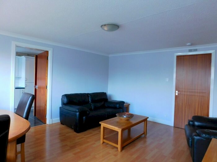 2 Bedroom Flat To Rent In Richmond Court, Rosemount, Aberdeen, AB25