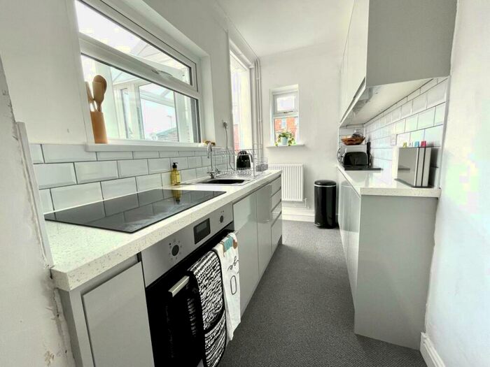 2 Bedroom House To Rent In Coniston Road, Barnsley, S71