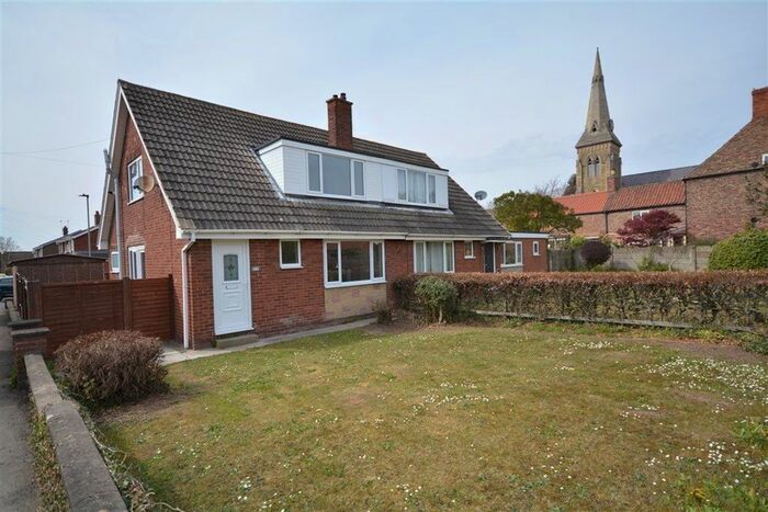 3 Bedroom Semi-Detached House To Rent In Ivy Close, Carlton, DN14