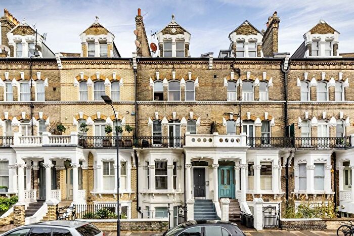 Studio To Rent In Gunterstone Road, West Kensington, W14