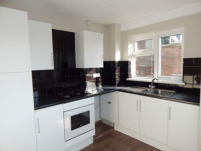 2 Bedroom Flat To Rent In Howley Walk, Batley, WF17