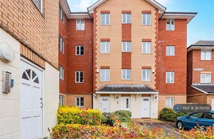 3 Bedroom Maisonette To Rent In Shearman Place, Cardiff, CF11
