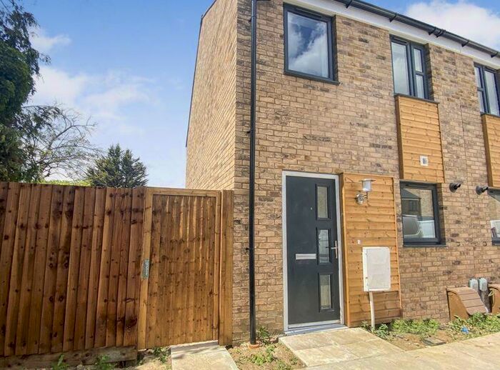 2 Bedroom Terraced House To Rent In Ozalid Road, Colchester, CO1