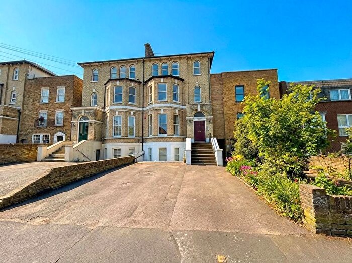 Studio To Rent In Flat, London Road, Brentwood, CM14