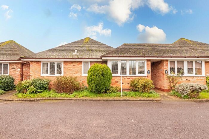 2 Bedroom Semi-Detached Bungalow For Sale In Avon Meadow Close, Stratford-Upon-Avon, CV37
