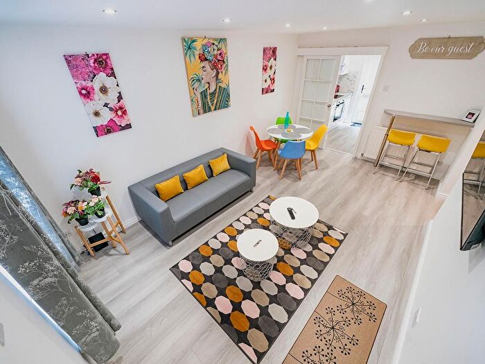 2 Bedroom Flat To Rent In Belfast, BT7