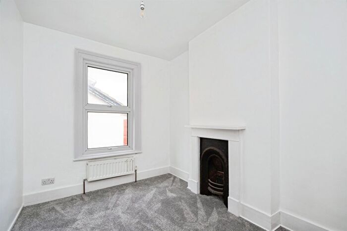 2 Bedroom End Of Terrace House For Sale In Albion Road, Tunbridge Wells, TN1