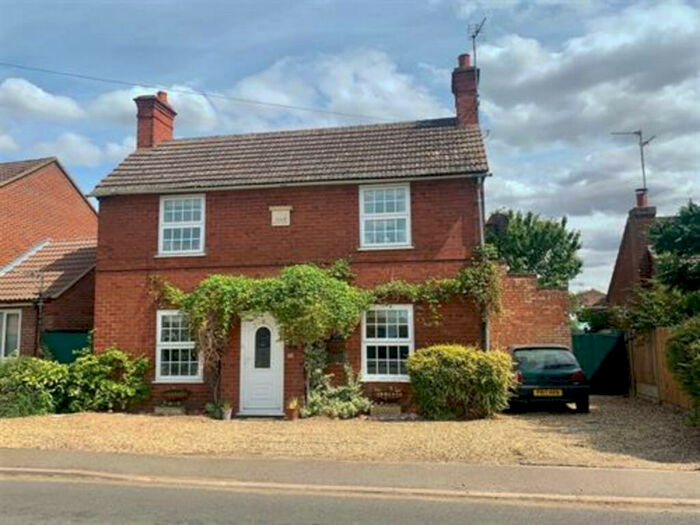 4 Bedroom Detached House For Sale In Seas End Road, Moulton Seas End, PE12