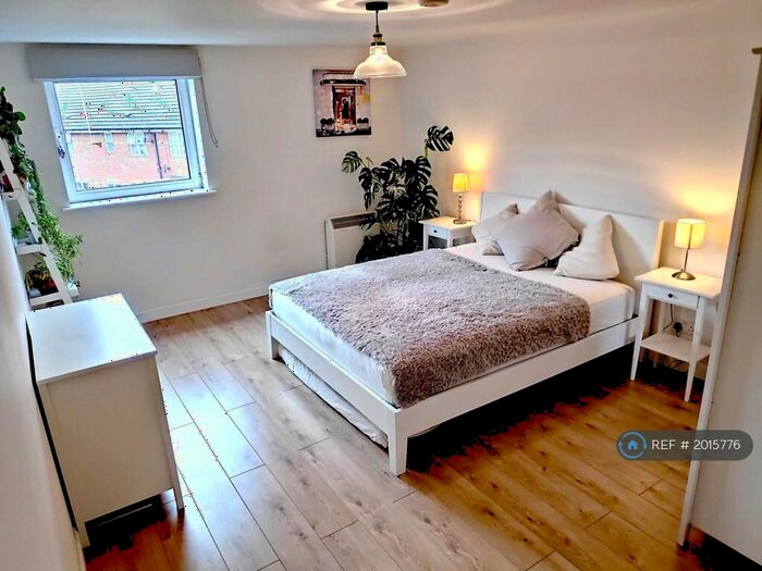 2 Bedroom Flat To Rent In Stretton Mansions, London, SE8