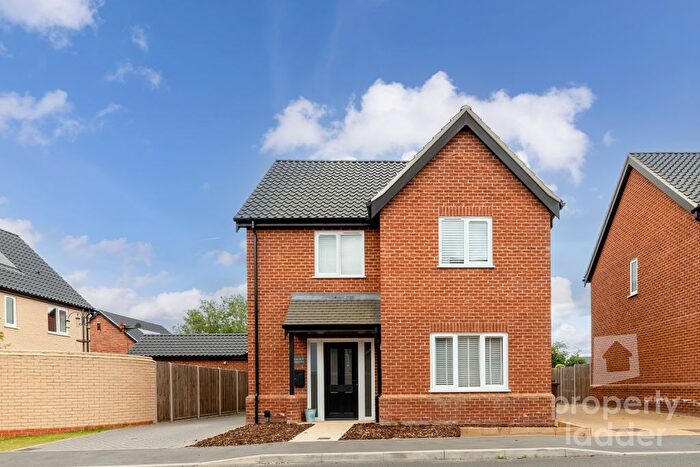 3 Bedroom Detached House For Sale In Chapman Road, Rackheath, Norwich, NR13