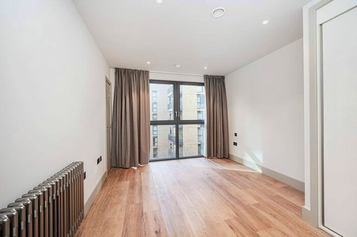 2 Bedroom Flat To Rent In Sessile Apartments, Tottenham, London, N17