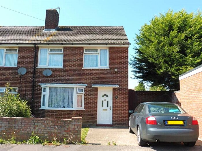 2 Bedroom House To Rent In Medstead Road, Havant, Hampshire, PO9
