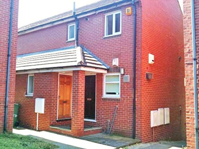 1 Bedroom Flat To Rent In Belle Vue Court, Leeds, LS3