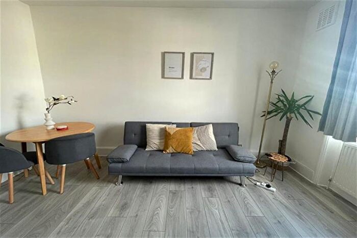 1 Bedroom Flat To Rent In Mildmay Grove South, Islington London, N1