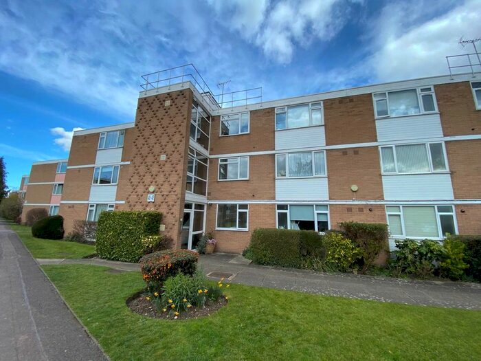 2 Bedroom Flat To Rent In Boreham Holt, Elstree, WD6
