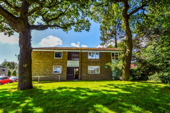 1 Bedroom Apartment To Rent In Leahurst Crescent, Harborne, Birmingham, West Midlands, B17